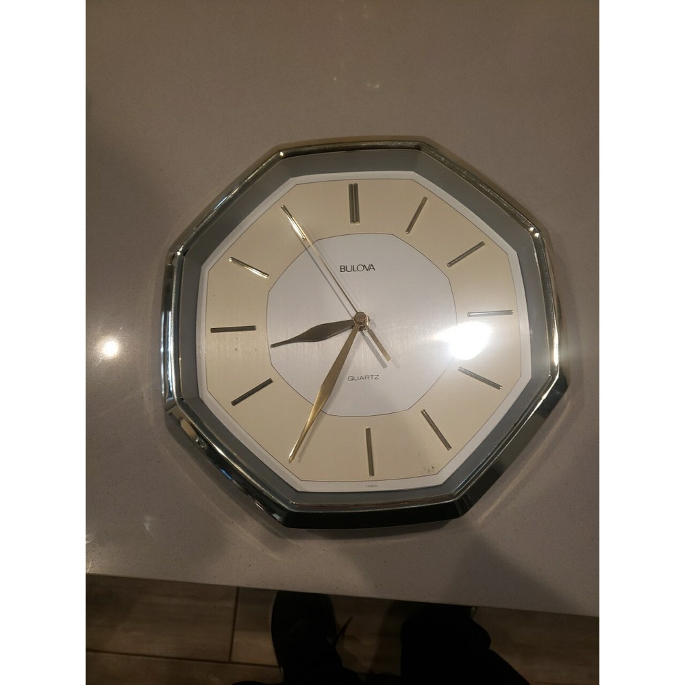 Vintage BULOVA Wall Clock Quartz Battery Retro MCM 70s 80s C4660 octagon‎